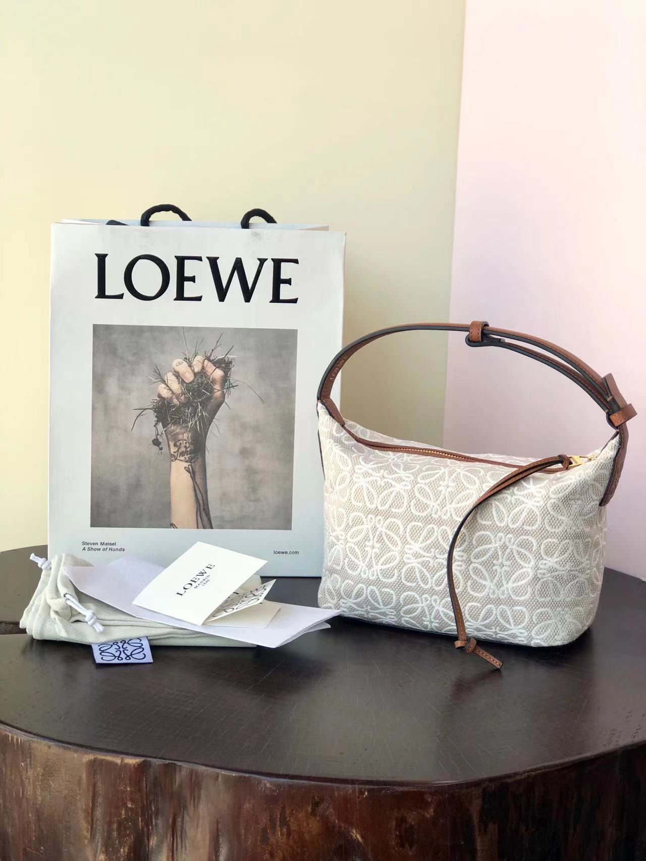 20240406  LOEWE水餃手提包 海外專櫃原單代購 專櫃同步在售
