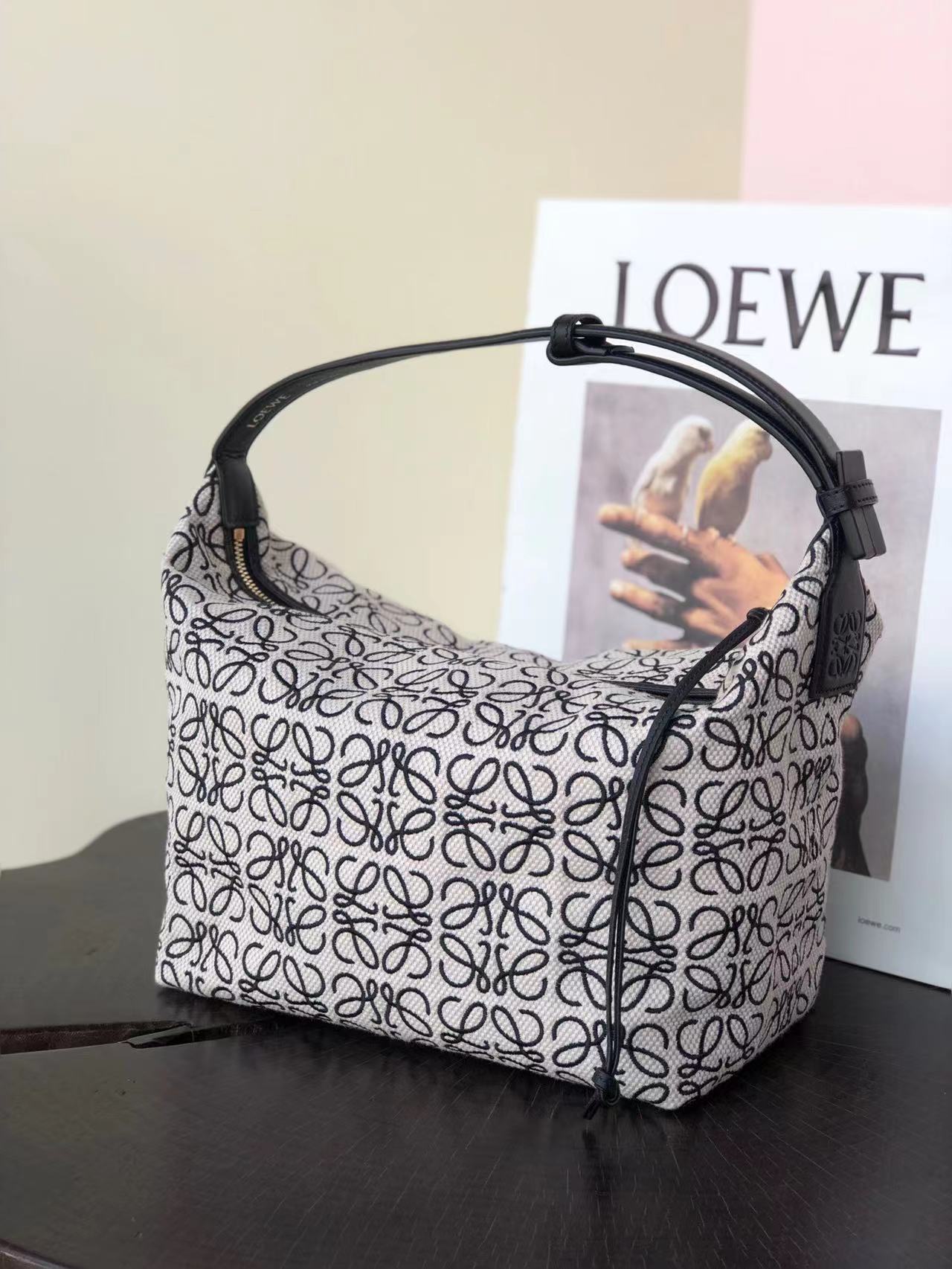 20240406 LOEWE水餃手提包 海外專櫃原單代購 專櫃同步在售
