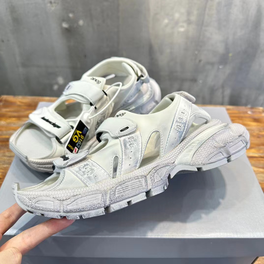 20240414 巴黎世家 潮流老爹胖胖沙灘涼鞋 海外原單 歐美代購