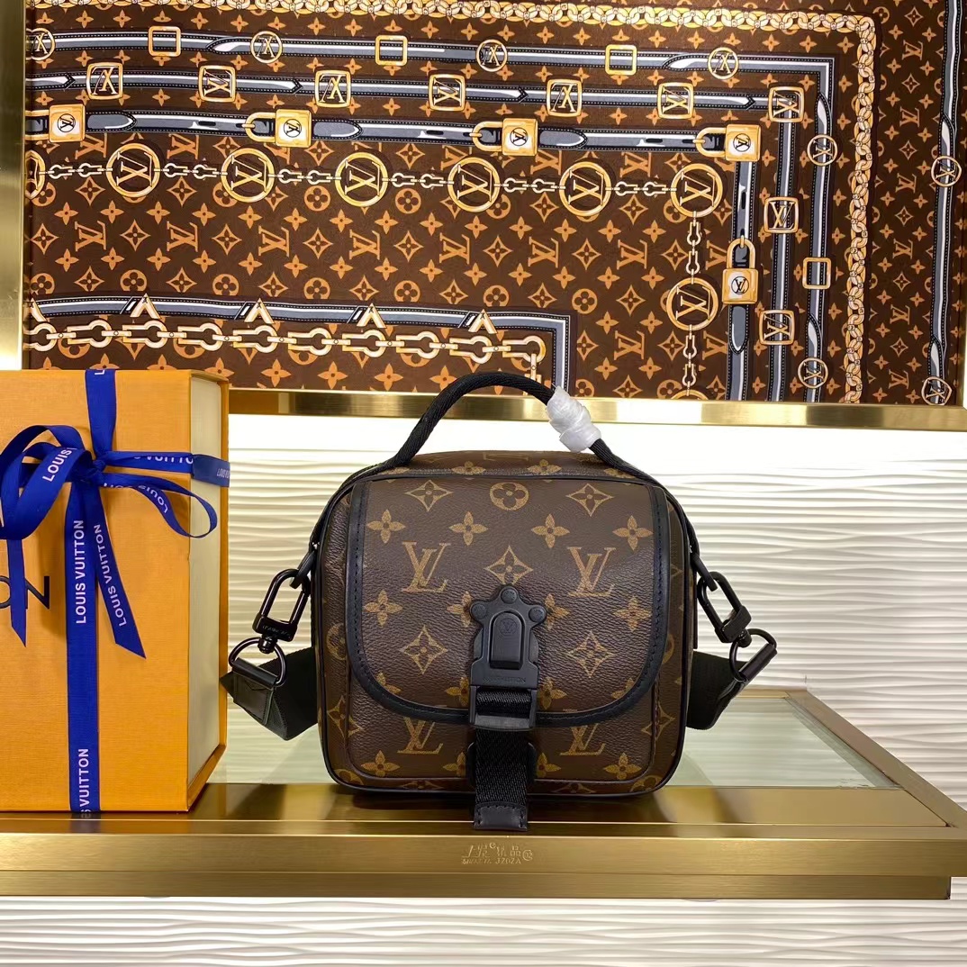 20240422 LV M46973老花相機郵差包 海外原單 歐美代購 專櫃同步在售