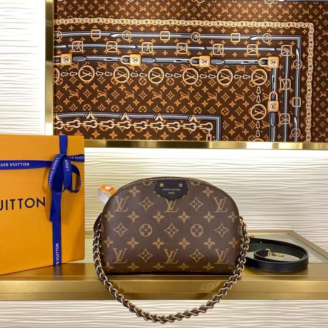 20250110 LV M12996 全皮化妝包 海外原單免稅平行輸入 歐美代購 台北101專櫃官網同步在售