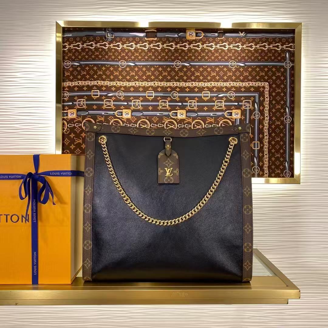 2025 LV M13137 全皮老花肩背包  海外原單免稅平行輸入 歐美代購 台北101專櫃官網同步在售