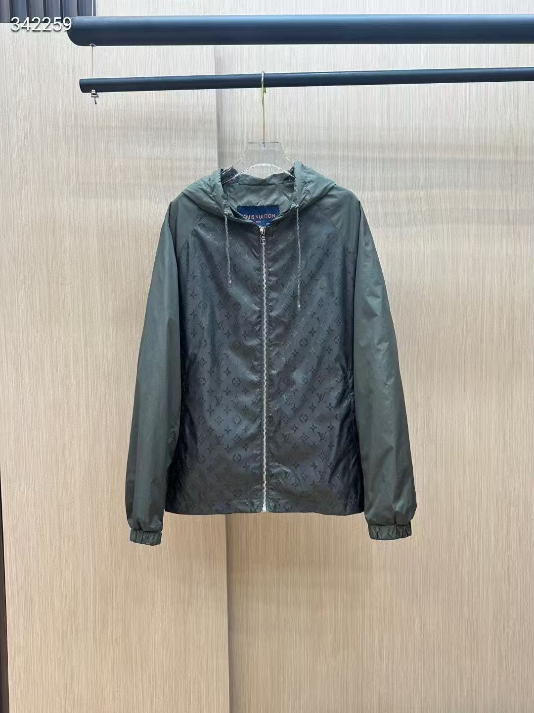 20250218 LV 潮流T恤短袖時尚T恤外套 海外原單免稅平行輸入 歐美代購 台北101專櫃官網同步在售