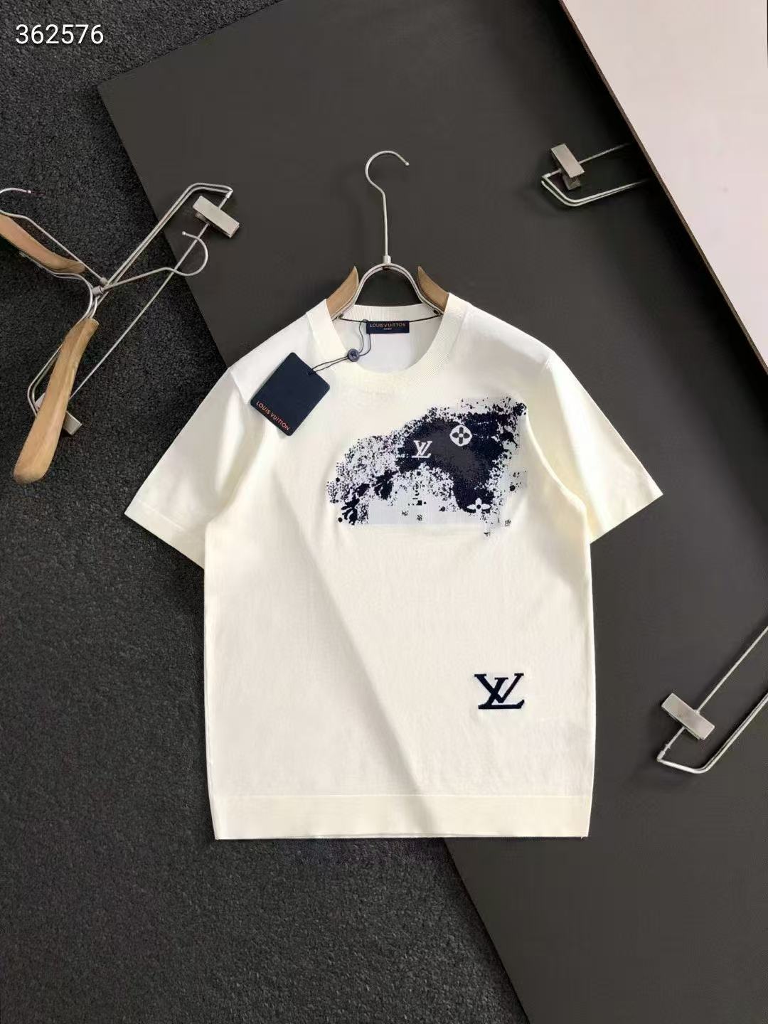 20250416 LV 潮流短袖短T 海外原單免稅平行輸入 歐美代購 台北101專櫃官網同步在售