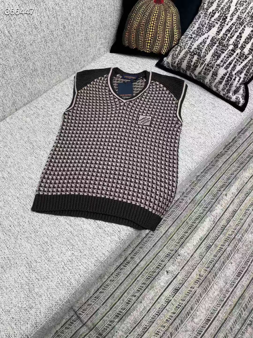 20250424 LV 潮流時尚短袖短T背心 海外原單免稅平行輸入 歐美代購 台北101專櫃官網同步在售