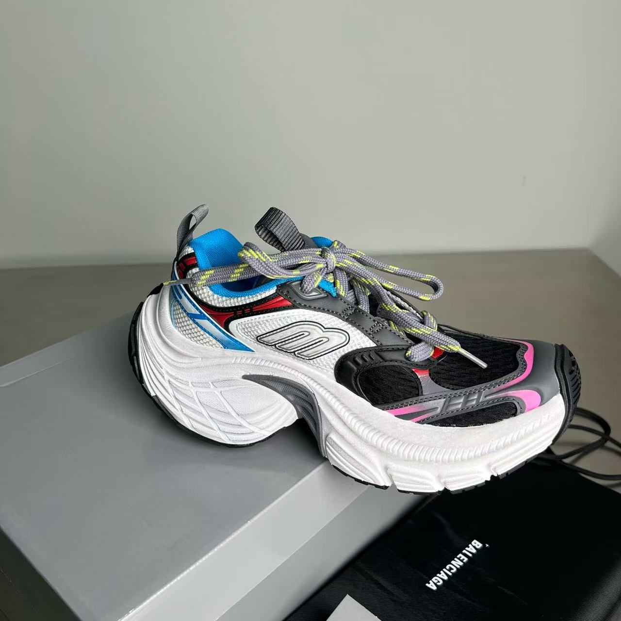 20250428 巴黎世家 潮流休閒時尚運動鞋 海外原單免稅平行輸入 歐美代購 台北101專櫃官網同步在售 2色