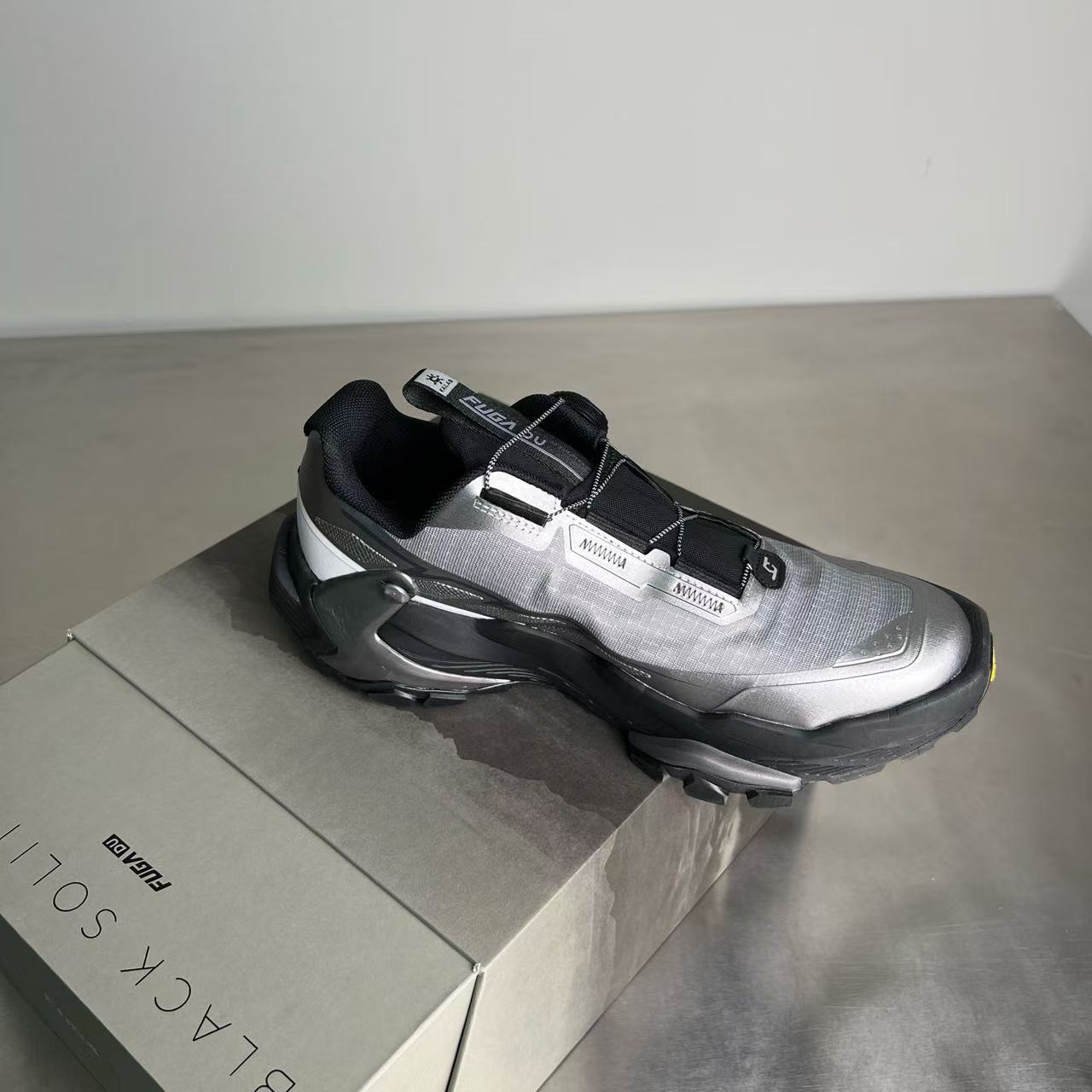 20250518 潮流休閒時尚運動鞋 海外原單免稅平行輸入 歐美代購 台北101專櫃官網同步在售