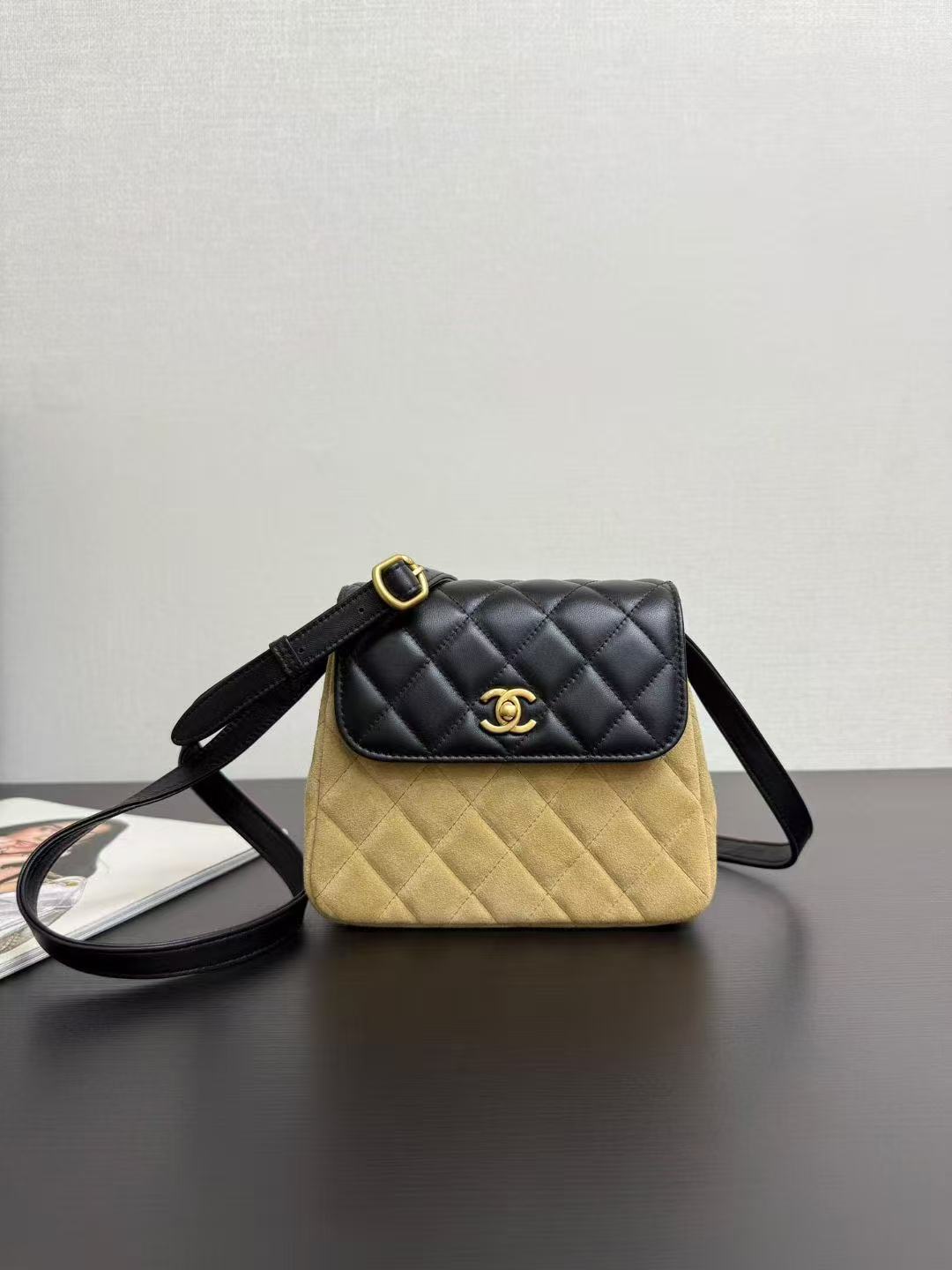 20250814 香奈兒 全皮肩背包 海外原單免稅平行輸入 歐美代購 台北101專櫃官網同步在售