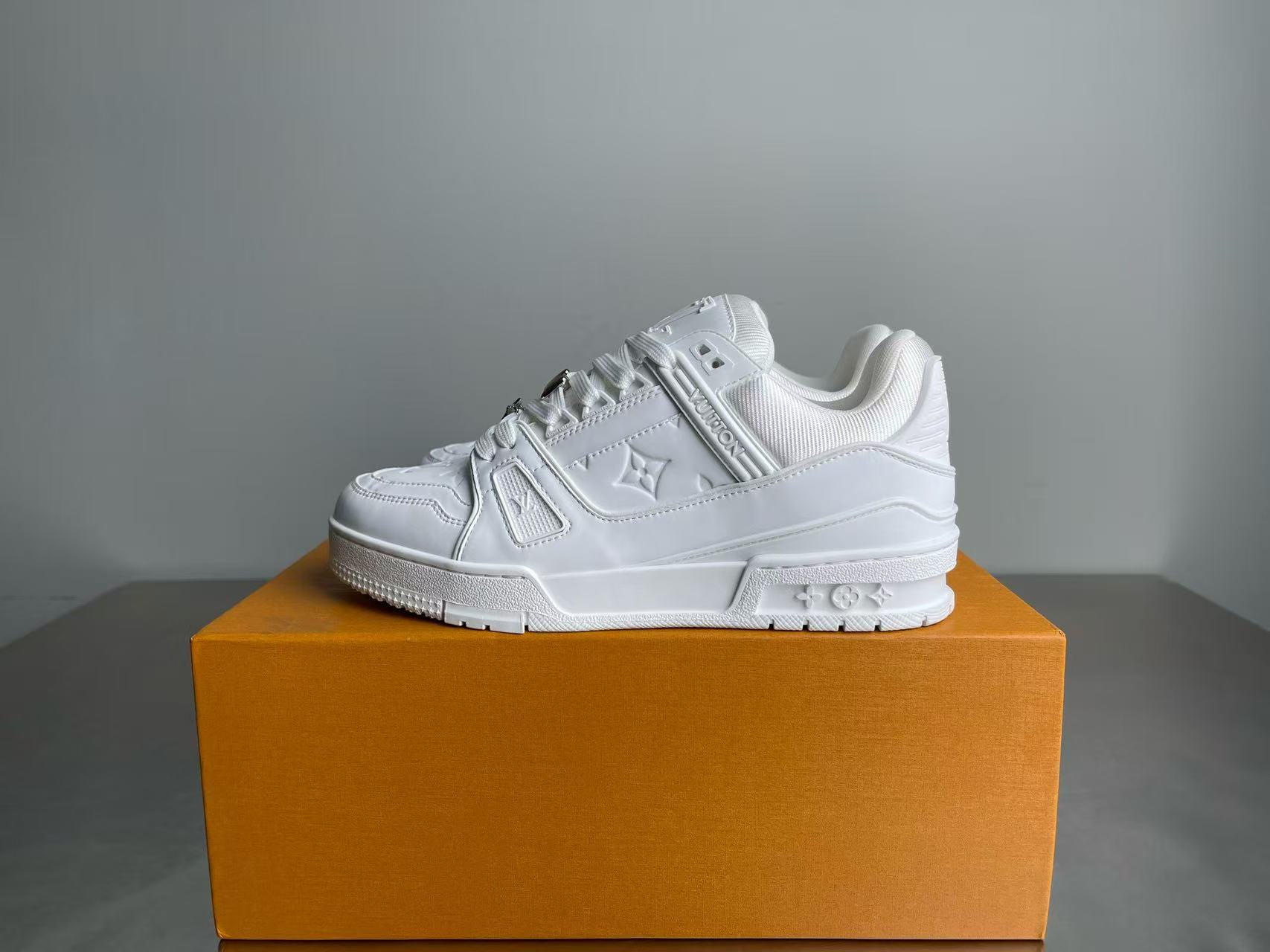 20250906 LV 潮流休閒運動鞋 海外原單免稅平行輸入 歐美代購 台北101專櫃官網同步在售